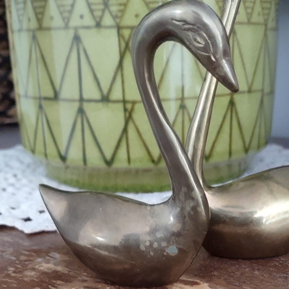 Mid Century Vintage Brass / Gold Swan Figures - Picture 2 of 9